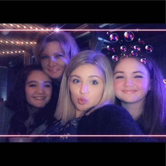 Meet your Posher, Lisa - Picture 5 of 9